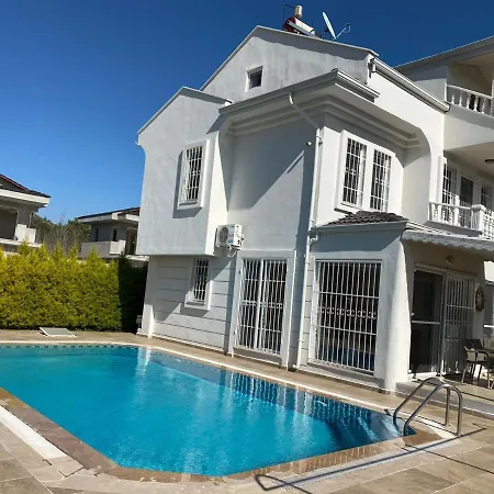 Villa Calis *