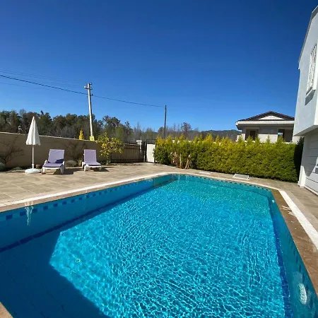 Villa Calis